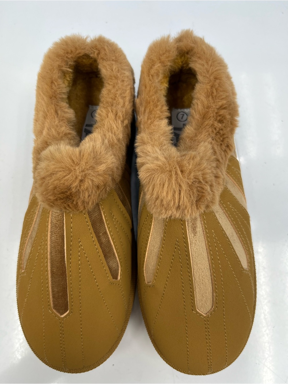 Wmans Faux-Fur Lined Slip-On Shoes - Tan